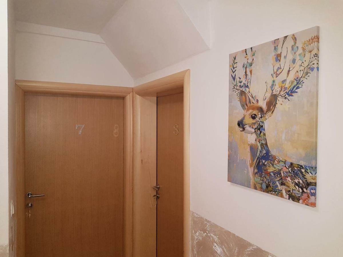 House Delic Hotel Vrhovine Ngoại thất bức ảnh